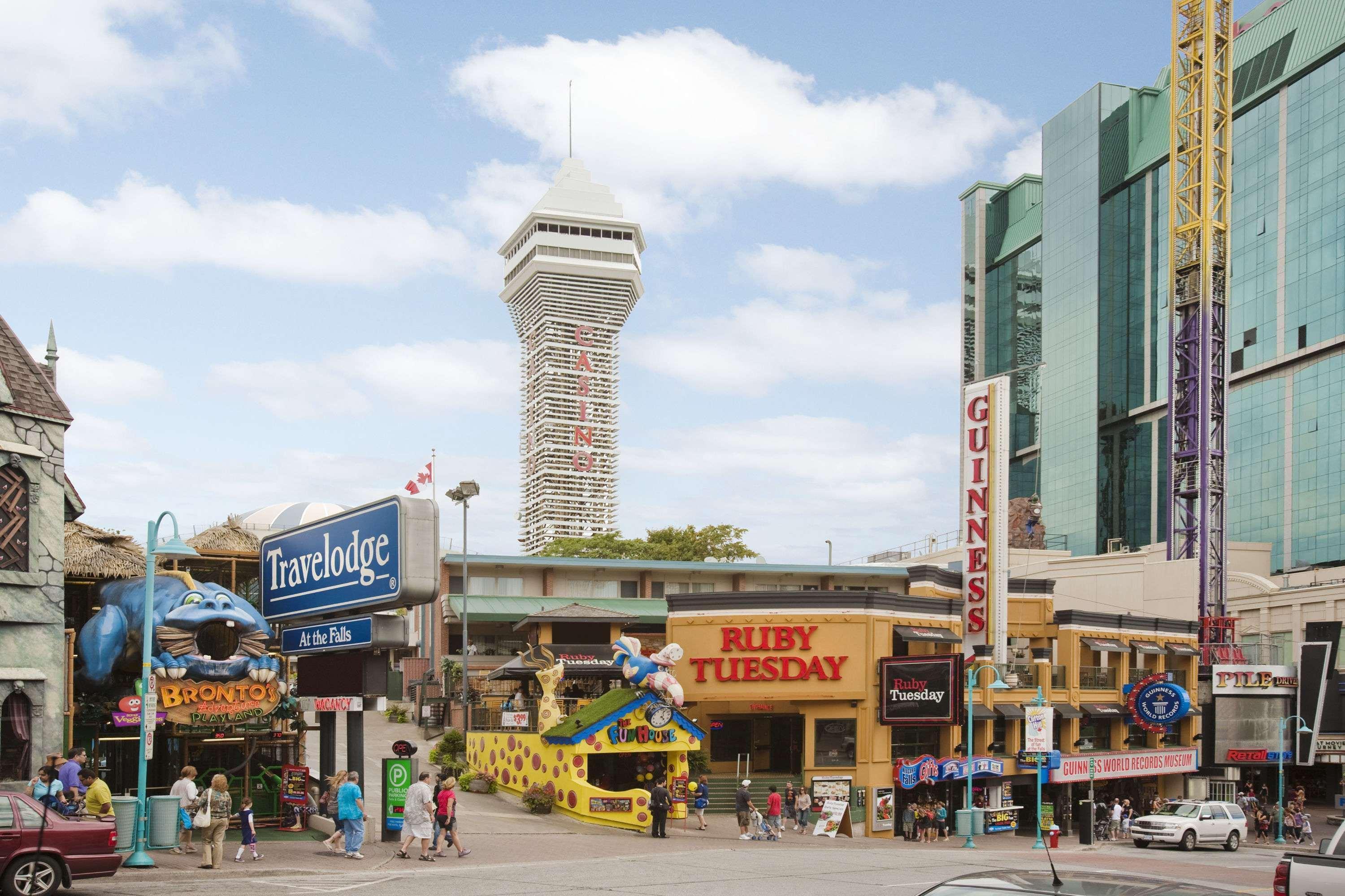 Travelodge By Wyndham Niagara Falls At The Falls Esterno foto
