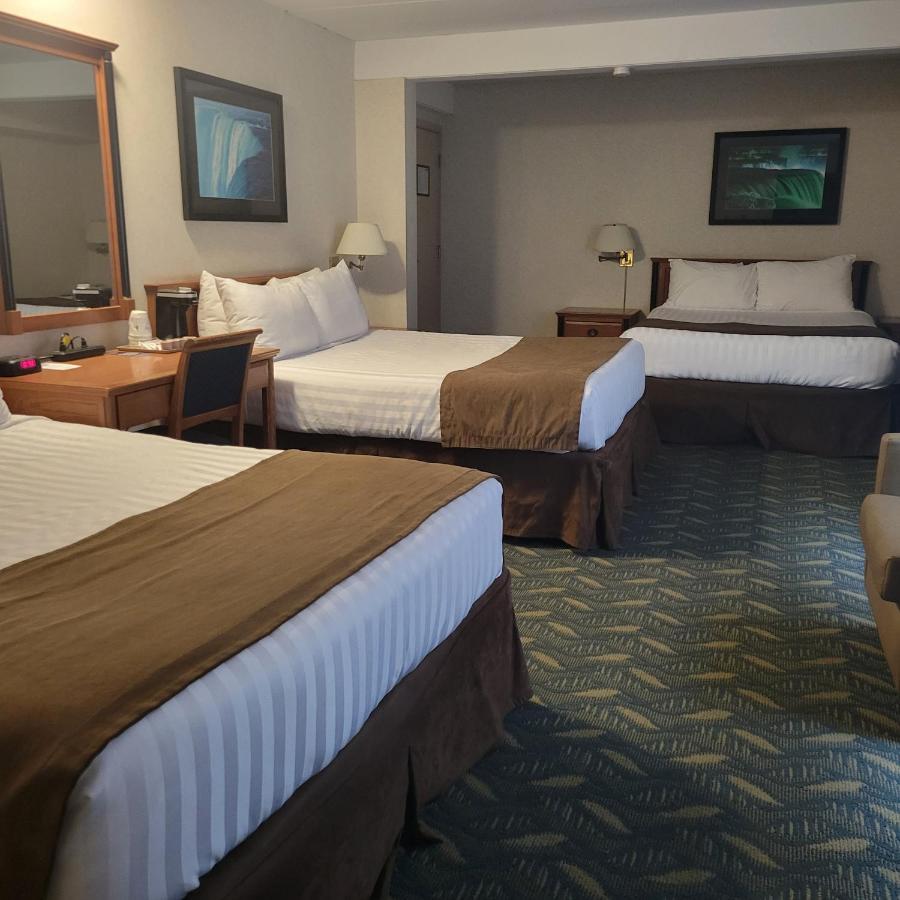 Travelodge By Wyndham Niagara Falls At The Falls Esterno foto