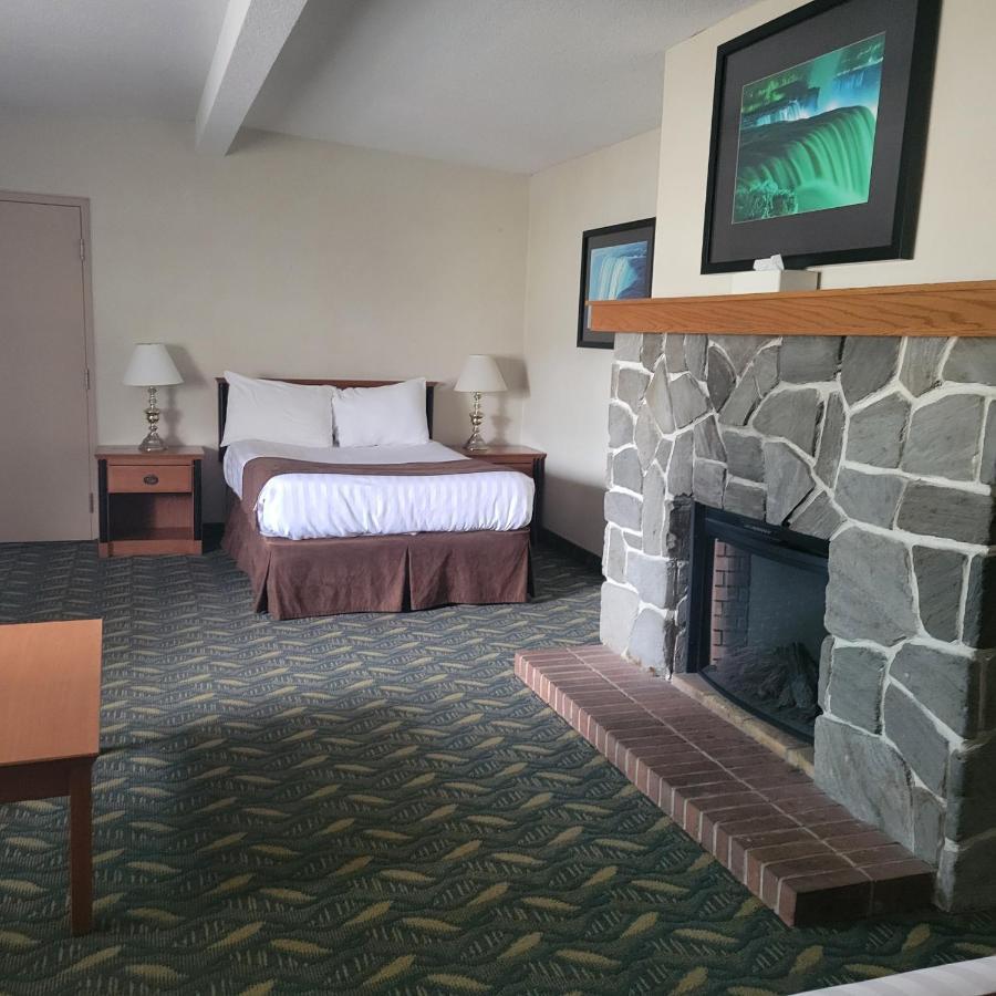 Travelodge By Wyndham Niagara Falls At The Falls Esterno foto