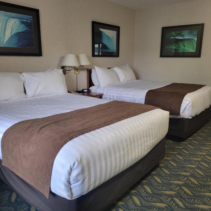 Travelodge By Wyndham Niagara Falls At The Falls Esterno foto