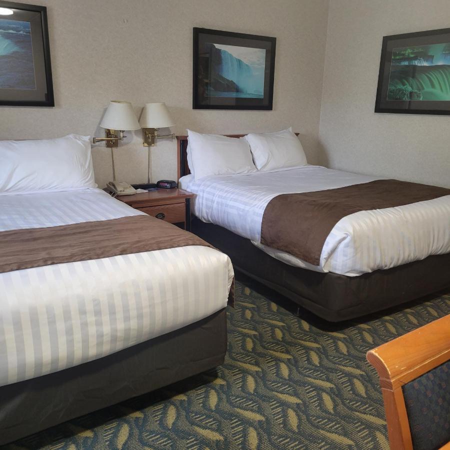 Travelodge By Wyndham Niagara Falls At The Falls Esterno foto