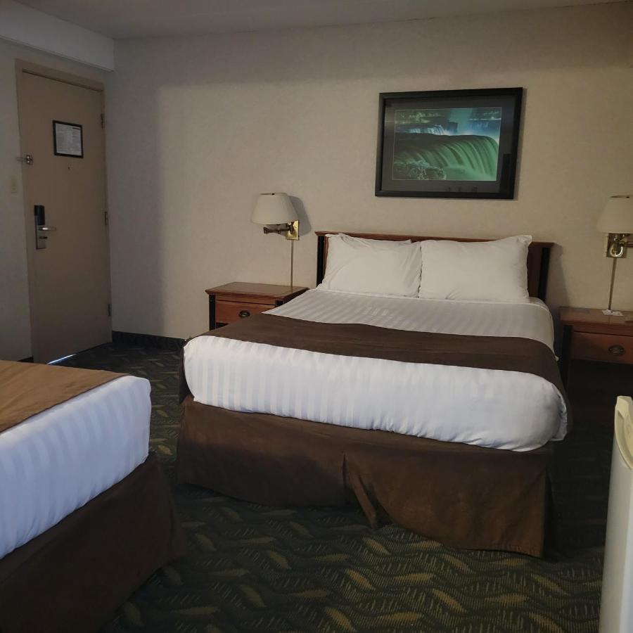 Travelodge By Wyndham Niagara Falls At The Falls Esterno foto