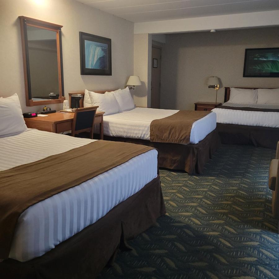 Travelodge By Wyndham Niagara Falls At The Falls Esterno foto