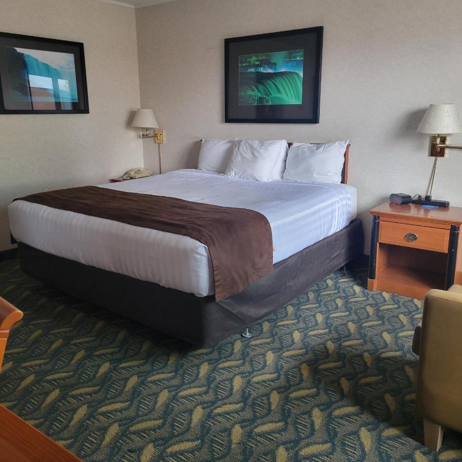 Travelodge By Wyndham Niagara Falls At The Falls Esterno foto