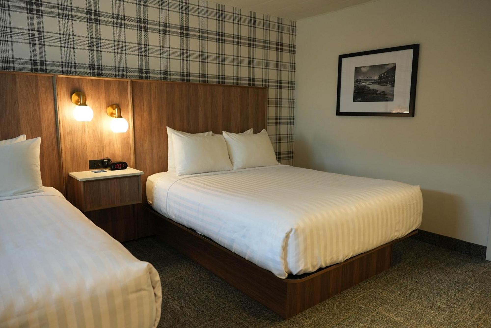 Travelodge By Wyndham Niagara Falls At The Falls Esterno foto