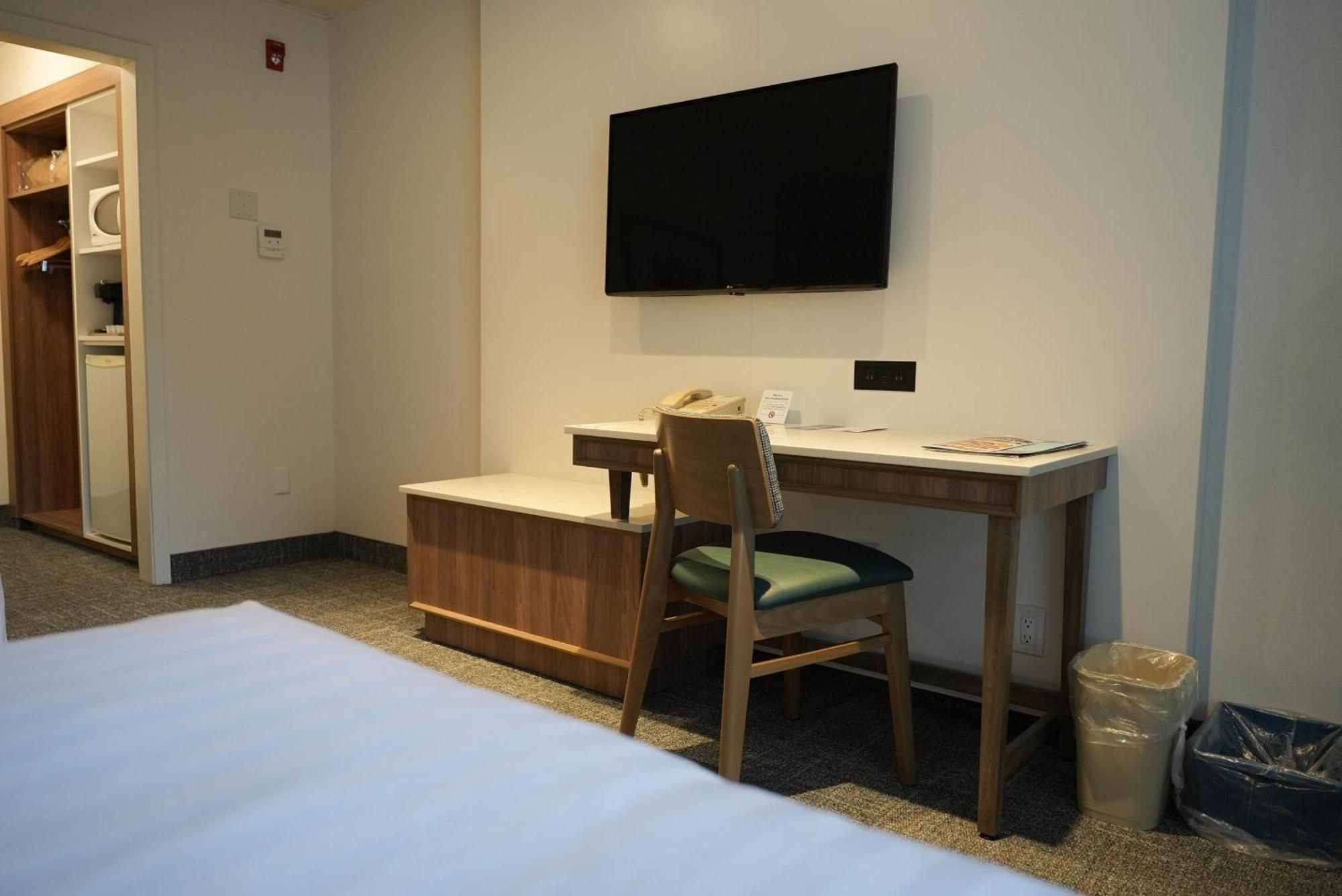 Travelodge By Wyndham Niagara Falls At The Falls Esterno foto