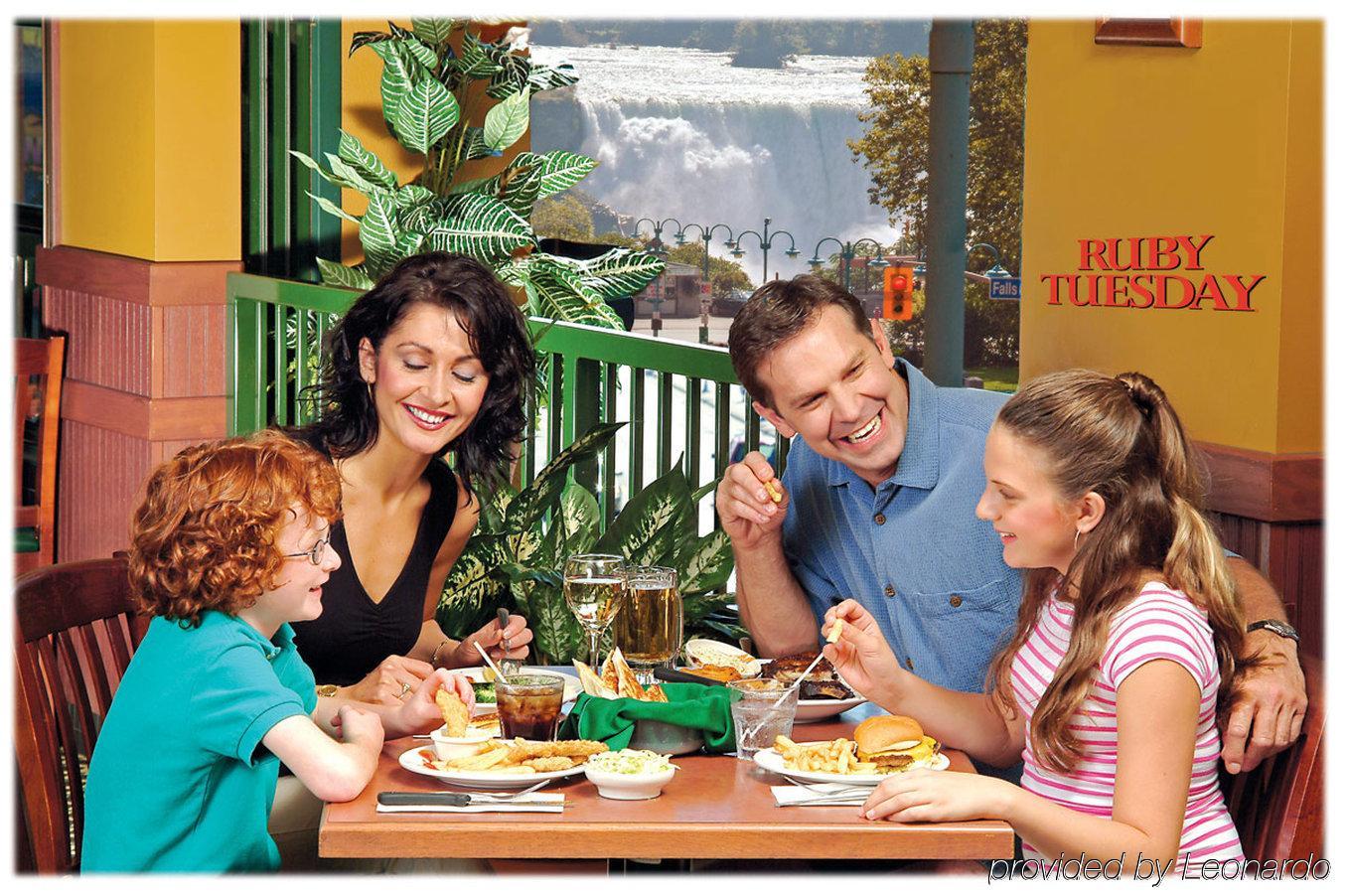 Travelodge By Wyndham Niagara Falls At The Falls Ristorante foto