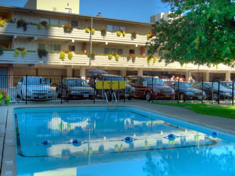 Travelodge By Wyndham Niagara Falls At The Falls Esterno foto