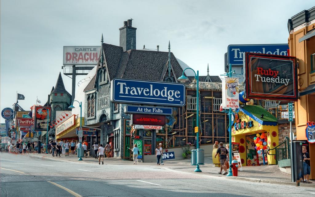 Travelodge By Wyndham Niagara Falls At The Falls Esterno foto